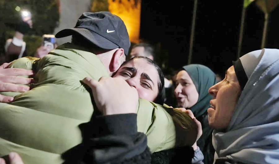 &laquo;حماس&raquo; تسلّم جثث 4 رهائن.. وإسرائيل تفرج عن سجناء فلسطينيين