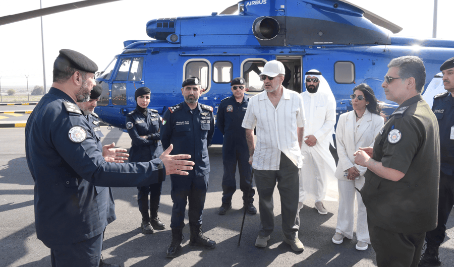 رئيس مجلس الوزراء بالإنابة يتفقد المنافذ الحدودية البرية وبرفقته وزيرة الأشغال