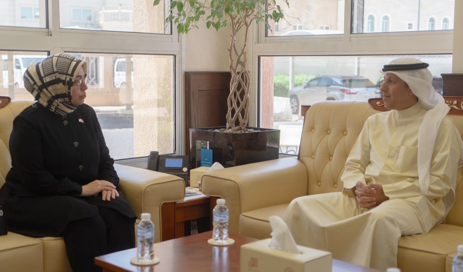 الوسمي يبحث مع السفيرة التركية لدى البلاد تعزيز التعاون المشترك