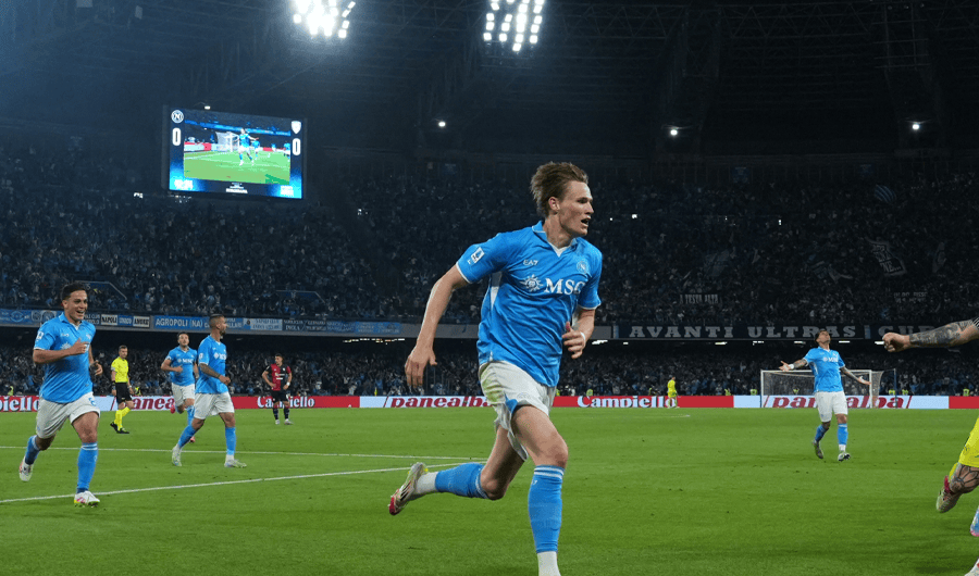 نابولي يتوّج بلقب الدوري الإيطالي للمرة الرابعة في تاريخه