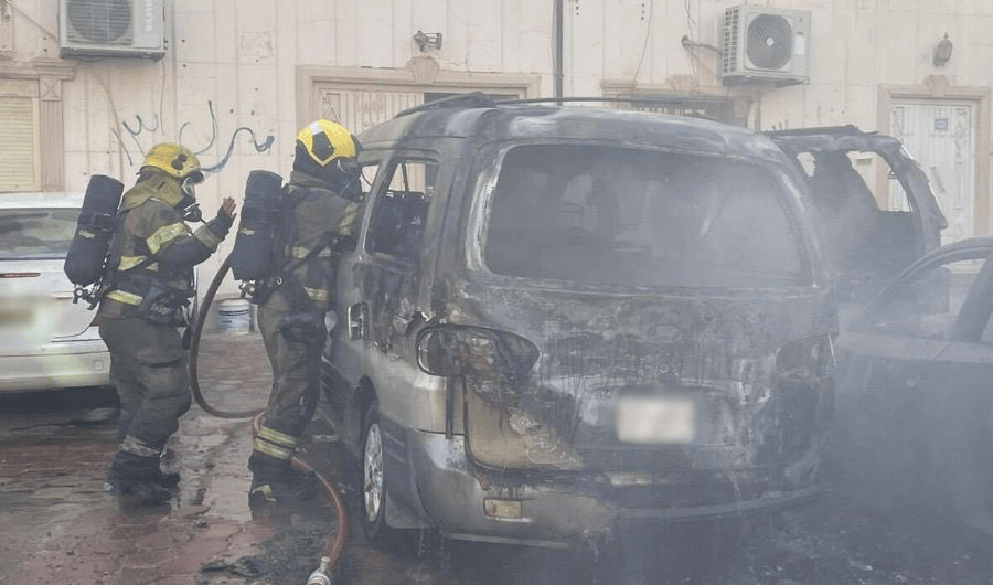 فرق الإطفاء تُسيطر على حريق 3 مركبات في الجهراء