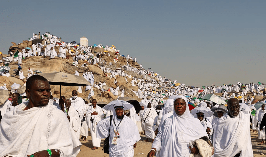 السعودية للحجاج: الزموا المخيمات يوم عرفة.. خلال ذروة الحرارة السعودية للحجاج: الزموا المخيمات يوم عرفة.. خلال ذروة الحرارة
