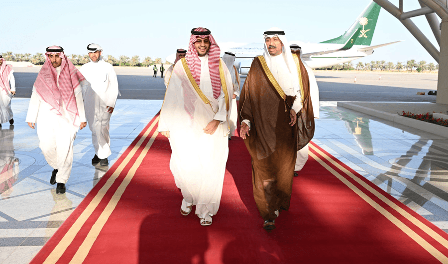 ممثل خادم الحرمين وولي العهد السعودي يصل إلى البلاد