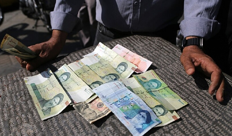 بمرسوم رئاسي.. إيران تحذف 4 أصفار من عملتها الوطنية