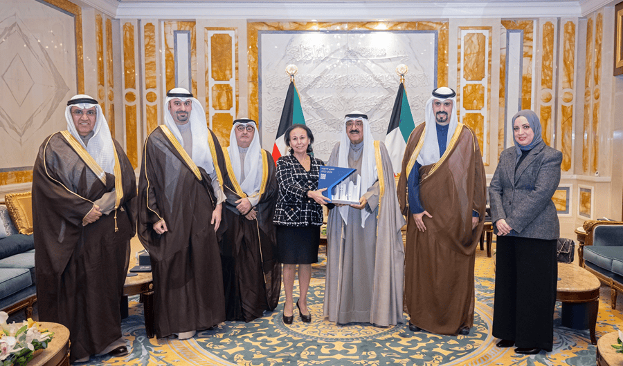 سمو الأمير يتسلم التقرير السنوي العاشر لأعمال هيئة تشجيع الاستثمار المباشر