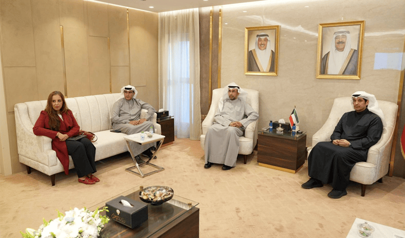 وزير الإعلام يبحث ومسؤولي منصة 51 التوجه العام لتطويرها بما يتماشى ورؤية الحضور الإعلامي الرقمي للكويت وزير الإعلام يبحث ومسؤولي منصة 51 التوجه العام لتطويرها بما يتماشى ورؤية الحضور الإعلامي الرقمي للكويت