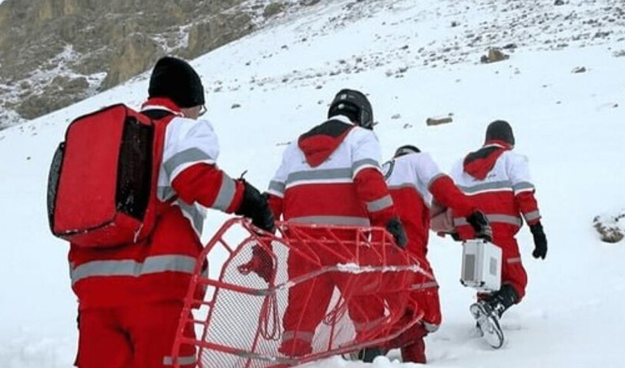 إيران: 4 وفيات و9 مفقودين جراء السيول والعواصف الثلجية