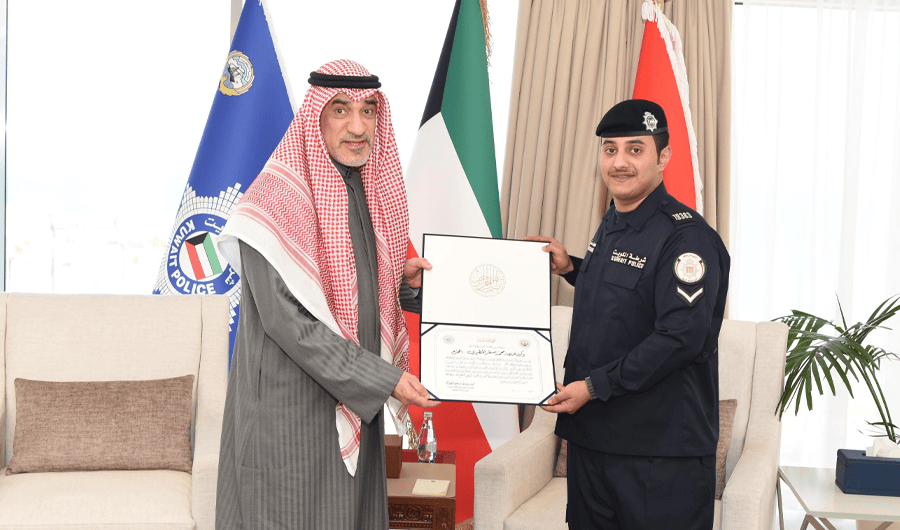 وزير الداخلية يكرّم عسكريين من إدارة أمن المنافذ