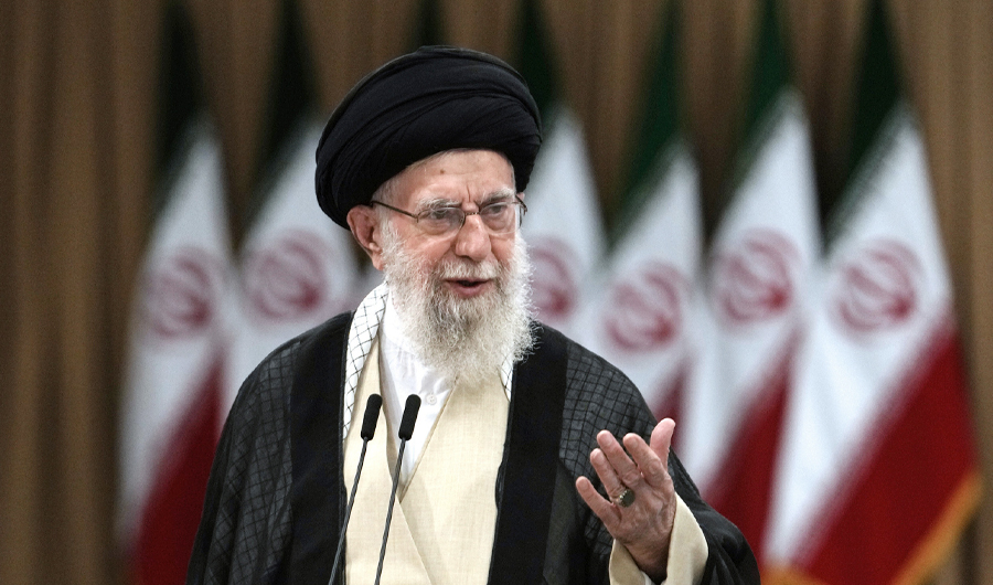 مسؤول: خامنئي ليس في طهران.. وتم نقله إلى مكان آمن