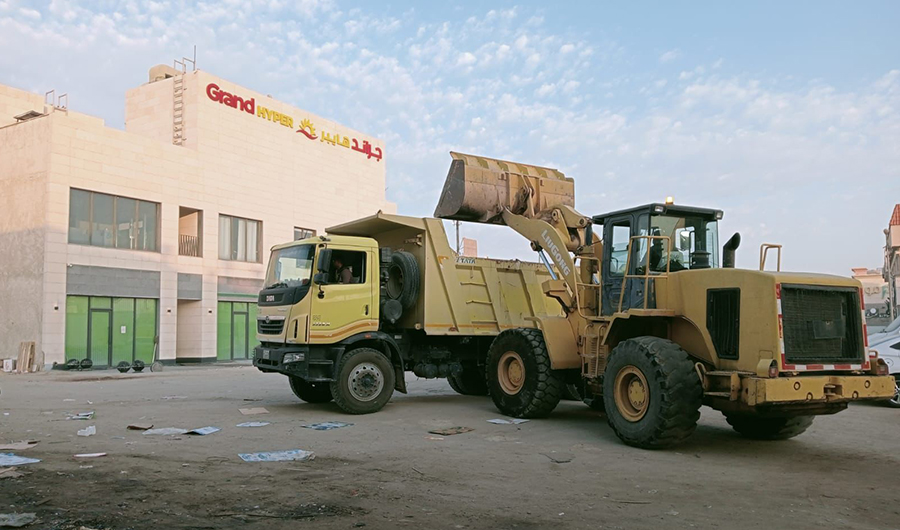 «البلدية»: رفع 32 درباً من المخلفات في منطقة غرب أبو فطيرة الحرفية «البلدية»: رفع 32 درباً من المخلفات في منطقة غرب أبو فطيرة الحرفية