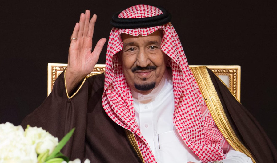 خادم الحرمين الشريفين يهنئ الأمة الإسلامية بحلول شهر رمضان المبارك