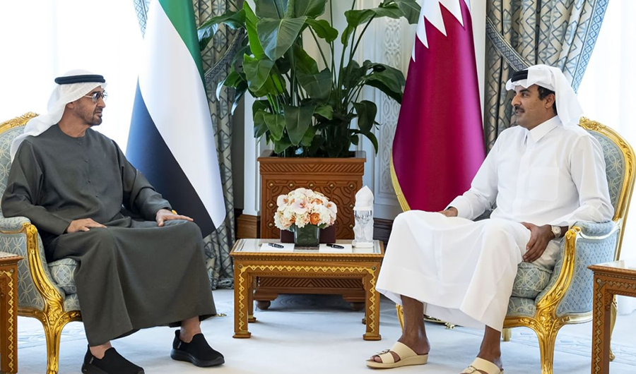 أمير قطر يصل إلى الإمارات في زيارة أخوية أمير قطر يصل إلى الإمارات في زيارة أخوية