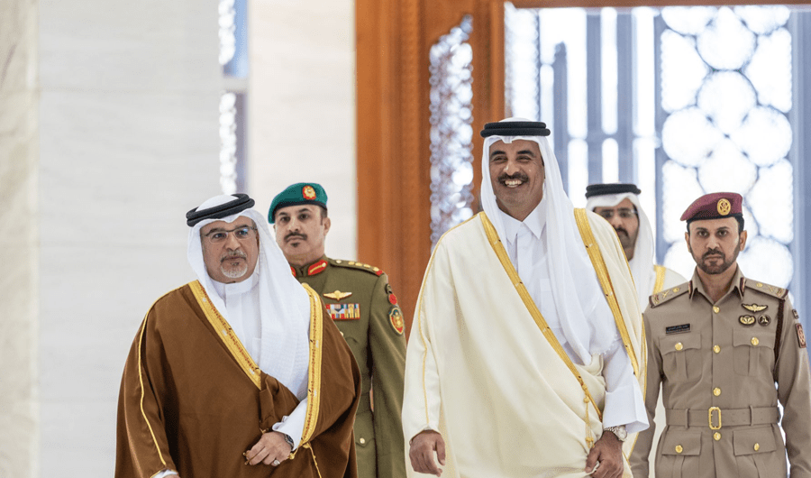 أمير قطر وولي عهد البحرين يبحثان التطورات الحالية في المنطقة والعالم أمير قطر وولي عهد البحرين يبحثان التطورات الحالية في المنطقة والعالم