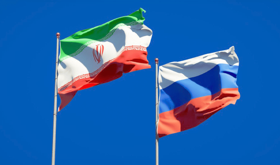 إيران وروسيا تجريان مناورات بحرية في خليج عمان.. الخميس