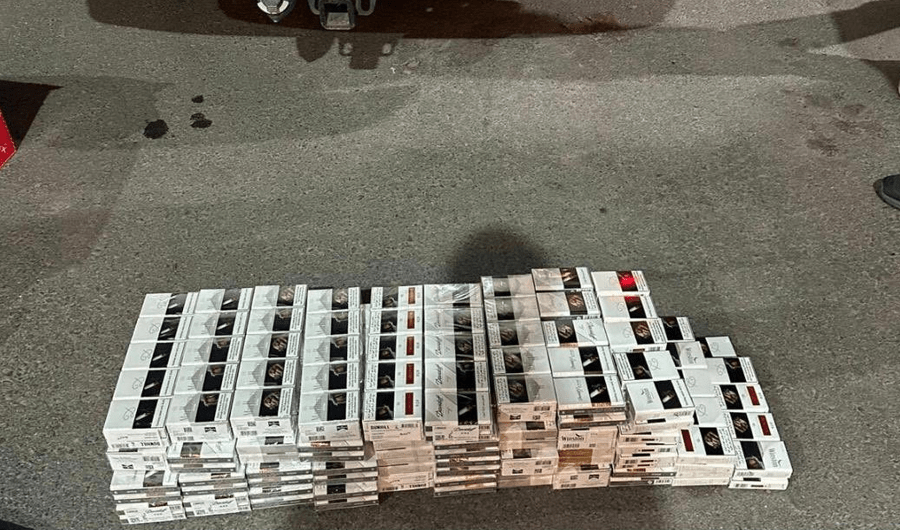&laquo;الجمارك&raquo;: ضبط &laquo;1,639&raquo; علبة سجائر في 5 ضبطيات مختلفة
