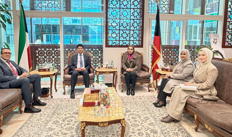 وزيرة الشؤون تبحث مع سفيري بريطانيا وكندا لدى البلاد تعزيز التعاون في مجالات الرعاية الاجتماعية