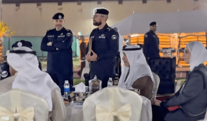 وزير الداخلية يزور نزلاء المؤسسات الإصلاحية ويشاركهم الإفطار في شهر رمضان المبارك