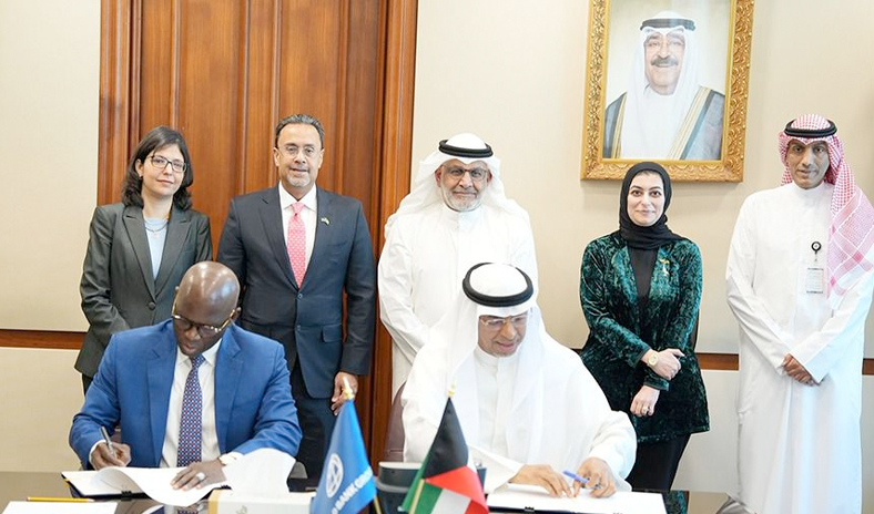 «الخدمة المدنية» يوقع مذكرة تعاون مع مجموعة البنك الدولي في مجال التدريب وتبادل الخبرات «الخدمة المدنية» يوقع مذكرة تعاون مع مجموعة البنك الدولي في مجال التدريب وتبادل الخبرات