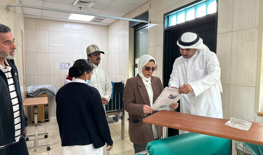 وزيرة الشؤون تتفقد مبنى دور الرعاية الاجتماعية في جنوب الصباحية وزيرة الشؤون تتفقد مبنى دور الرعاية الاجتماعية في جنوب الصباحية