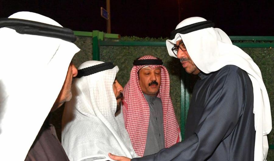 وزير الدفاع يعزي أسر شهداء العمليات الحربية