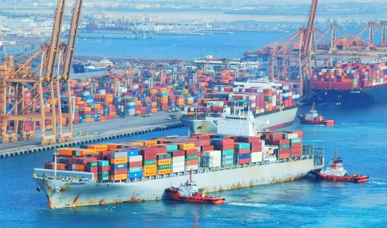 موانئ السعودية تضيف خدمة ملاحية جديدة إلى ميناء جدة لتعزيز الربط الملاحي مع الأسواق العالمية موانئ السعودية تضيف خدمة ملاحية جديدة إلى ميناء جدة لتعزيز الربط الملاحي مع الأسواق العالمية