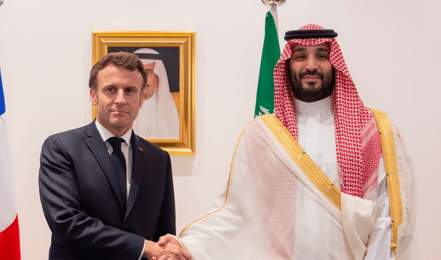 ولي العهد السعودي يبحث مع الرئيس الفرنسي التصعيد العسكري بالمنطقة