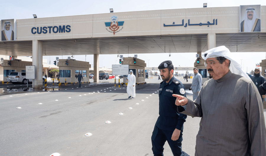 رئيس الوزراء يتفقد منفذ النويصيب لمتابعة الخطط التشغيلية والاستعدادات