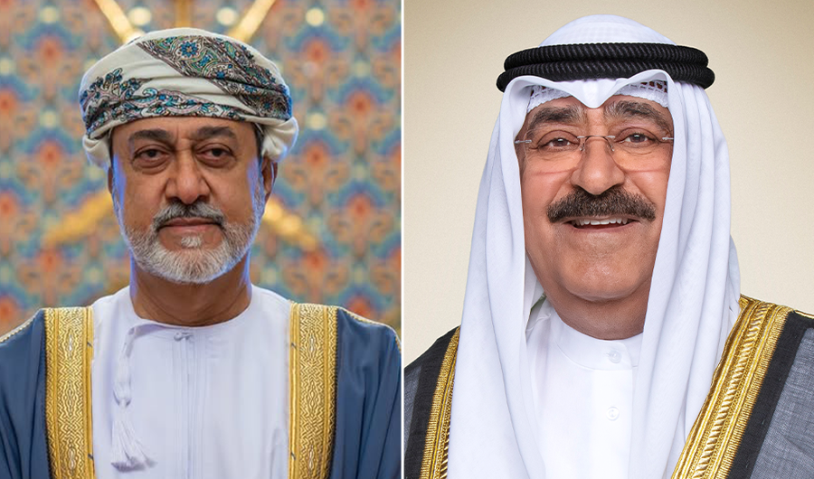 سمو أمير البلاد يتلقى اتصالاً هاتفياً من سلطان عمان بمناسبة عيد الفطر