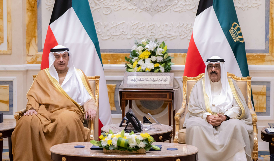 سمو الأمير يستقبل وزير العدل ورئيس وأعضاء هيئة مكافحة الفساد