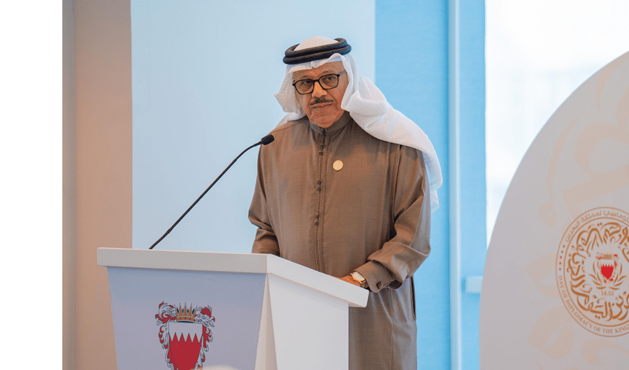 وزير الخارجية البحريني: الهجمات الإيرانية تهديد للأمن الإقليمي والدولي