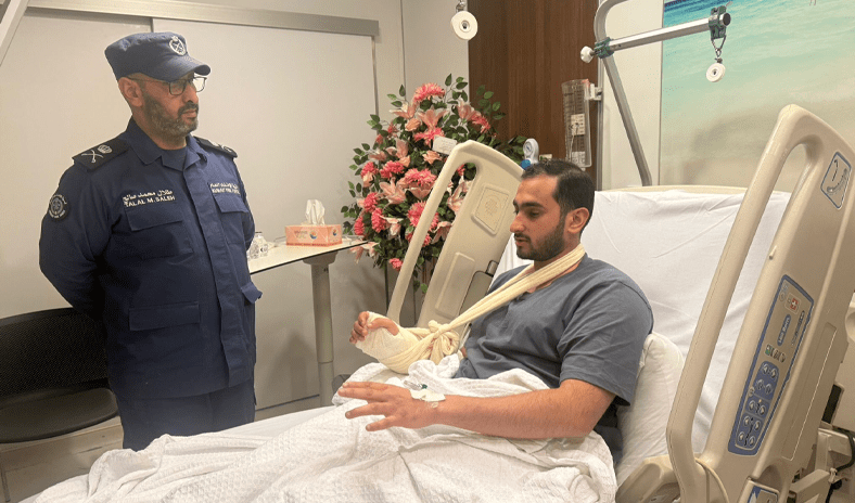 اللواء الرومي يزور أحد منتسبي قوة الإطفاء للاطمئنان على حالته الصحية اللواء الرومي يزور أحد منتسبي قوة الإطفاء للاطمئنان على حالته الصحية