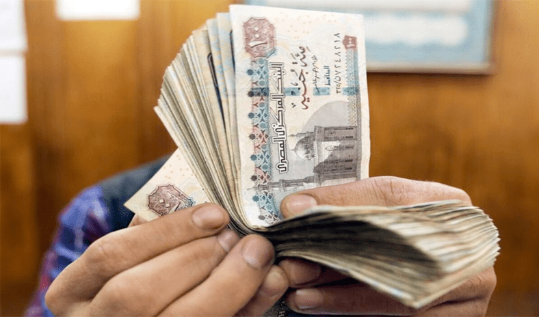 الجنيه المصري يهبط إلى مستوى قياسي مع تصاعد ضغوط الحرب وخروج الاستثمارات