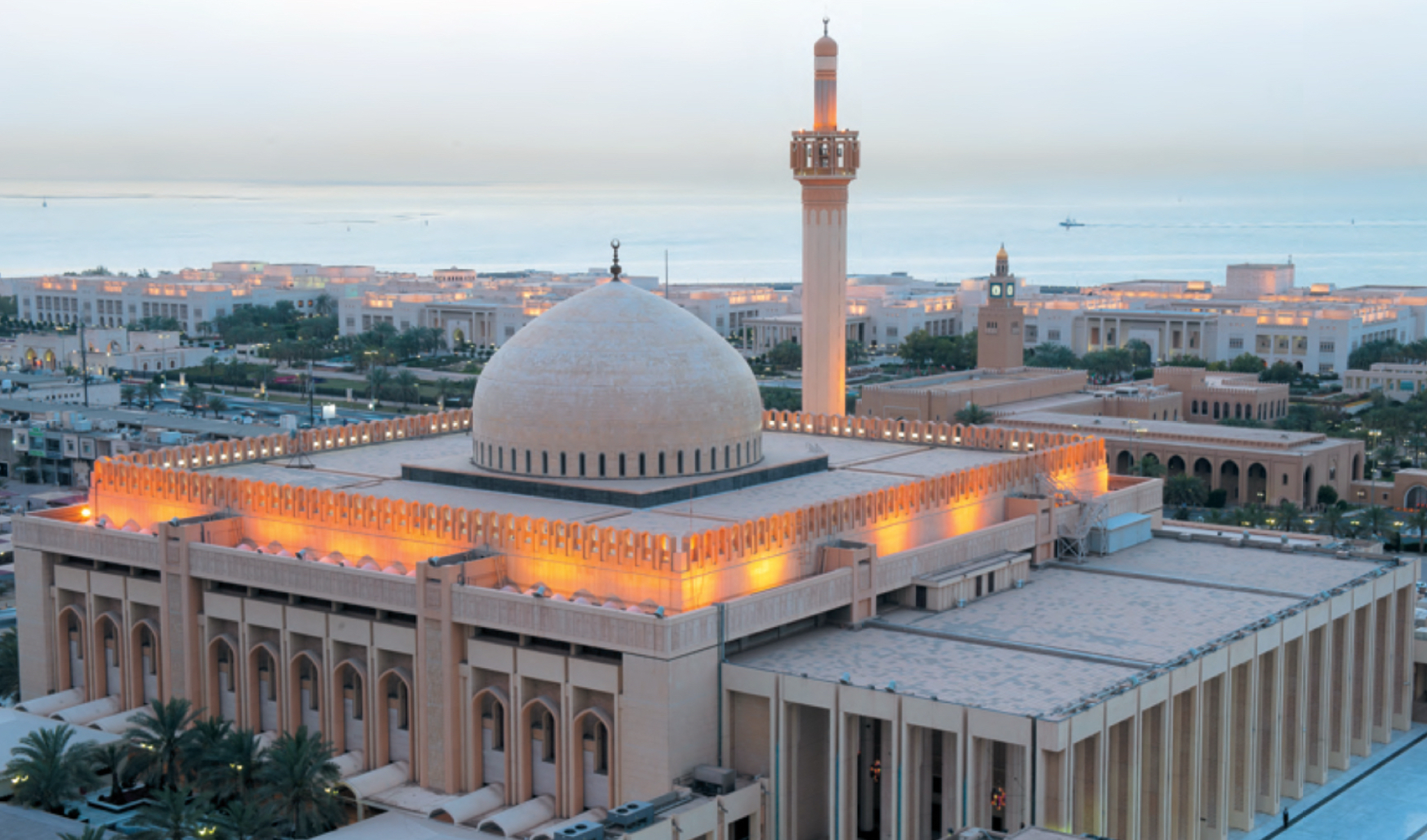 المسجد الكبير يعتذر عن عدم استقبال مرتاديه لأداء صلاة عيد الفطر المسجد الكبير يعتذر عن عدم استقبال مرتاديه لأداء صلاة عيد الفطر