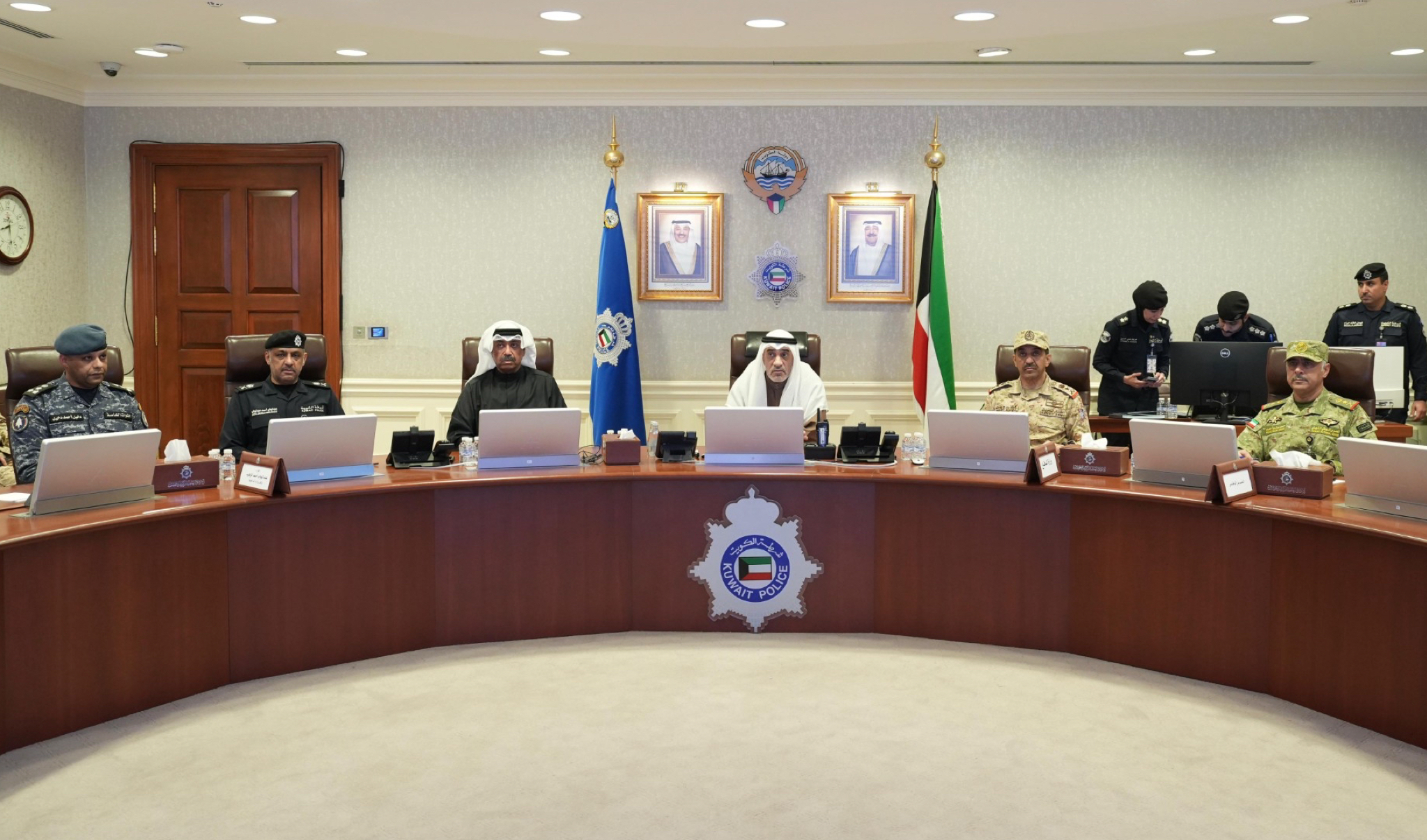 وزير الداخلية: تضافر الجهود وتبادل المعلومات لردع أي محاولات تستهدف زعزعة الأمن وزير الداخلية: تضافر الجهود وتبادل المعلومات لردع أي محاولات تستهدف زعزعة الأمن
