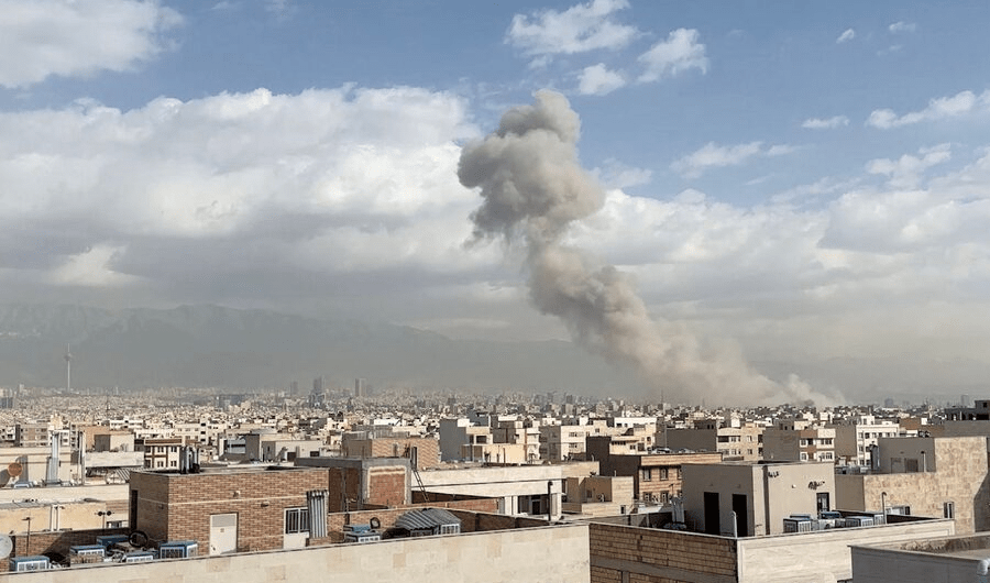 قتيلان و3 مصابين باستهداف أحد جسور السكك الحديدية في إيران