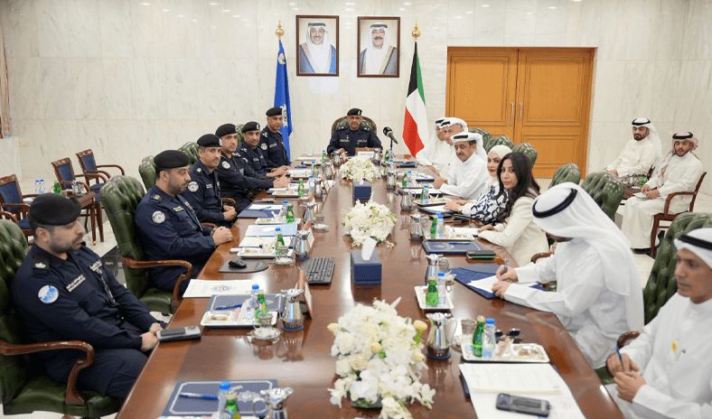 وكيل &laquo;الداخلية&raquo; يبحث مع اتحاد وكلاء السيارات الربط الإلكتروني لتسريع إجراءات المعاملات المرورية