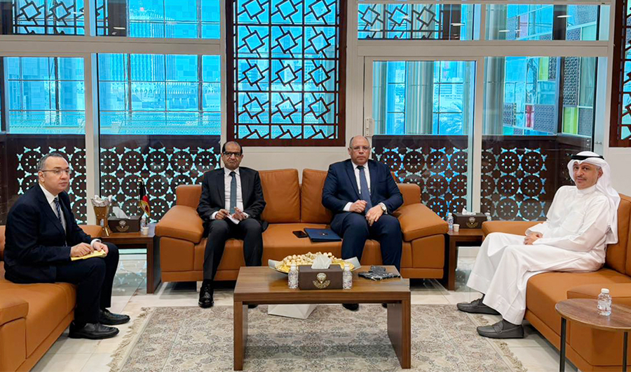 وزير التجارة يبحث مع سفير مصر تعزيز التعاون الاقتصادي والصناعي والاستثماري