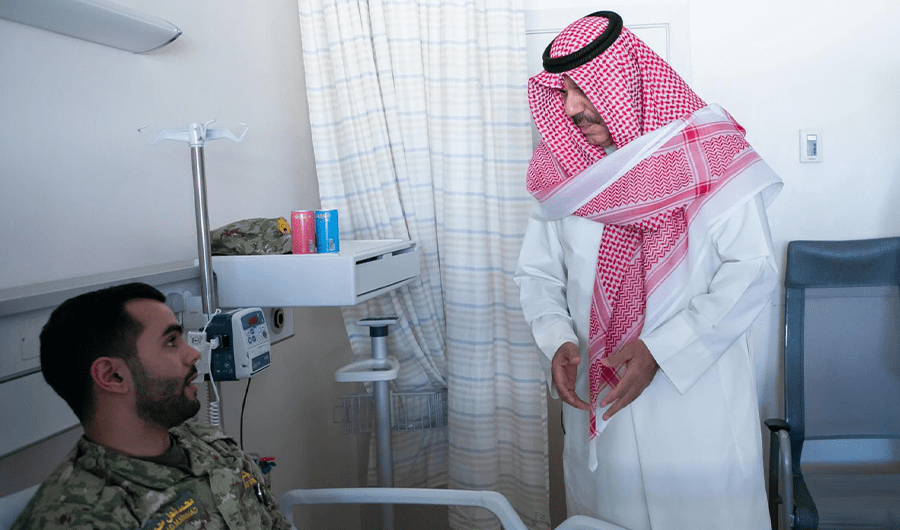 النواف يزور مصابي الحرس الوطني للاطمئنان على حالاتهم الصحية