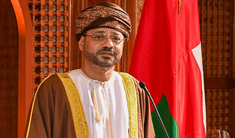 وزير الخارجية العماني يدعو لصون حرية الملاحة ويؤكد التزام بلاده بقانون البحار وزير الخارجية العماني يدعو لصون حرية الملاحة ويؤكد التزام بلاده بقانون البحار