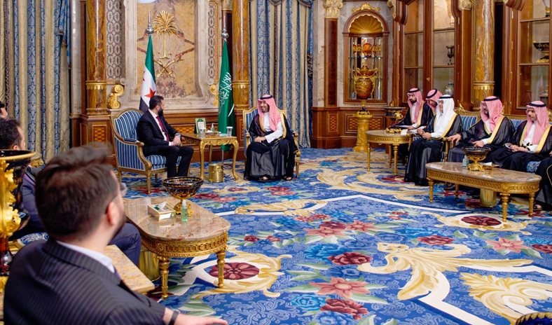 ولي العهد السعودي يستقبل الرئيس السوري في جدة ولي العهد السعودي يستقبل الرئيس السوري في جدة