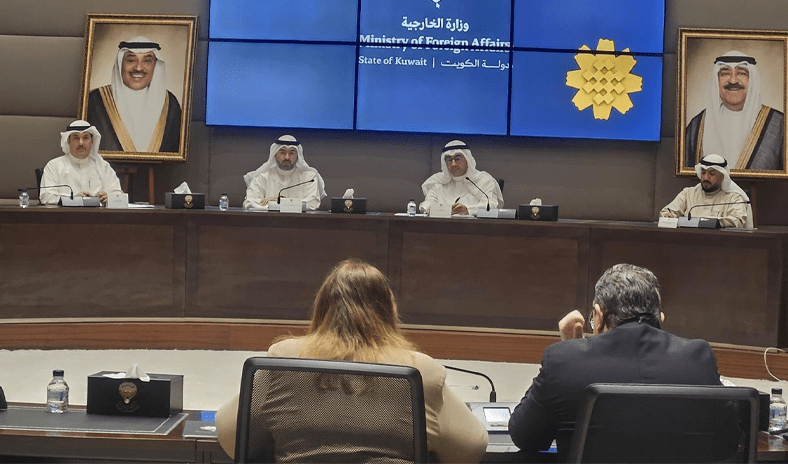 رئيس &laquo;الطيران المدني&raquo; يبحث مع سفراء الاتحاد الأوروبي أوضاع مطار الكويت جراء العدوان الإيراني الآثم