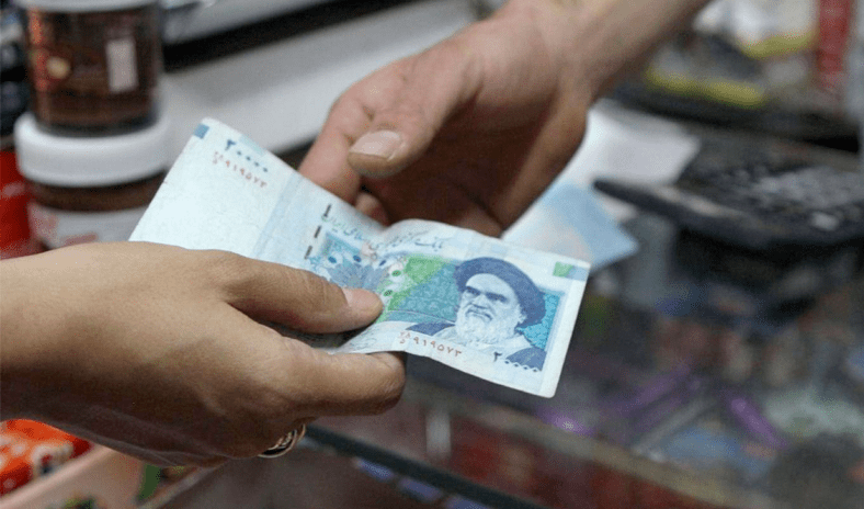 الريال الإيراني يهبط إلى أدنى مستوى قياسي مع تصاعد الطلب على العملات الأجنبية