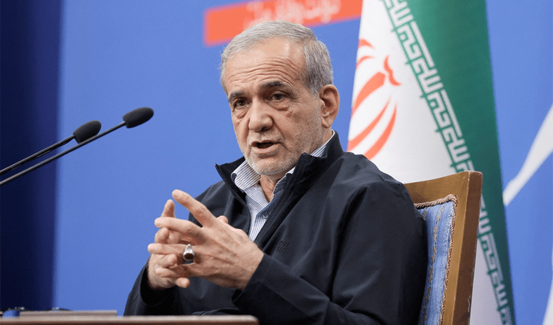 الرئيس الإيراني يؤكد استعداد بلاده للحوار.. بعد ساعات من بدء الحصار