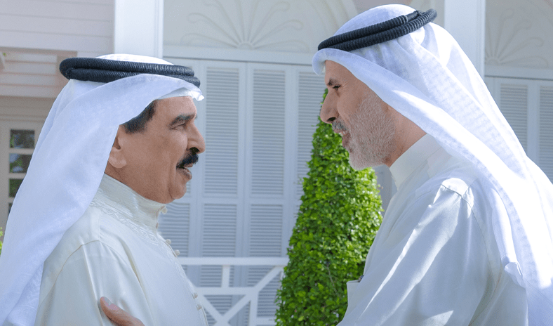 ملك البحرين يستقبل وزير الخارجية لبحث تطورات الأحداث في المنطقة