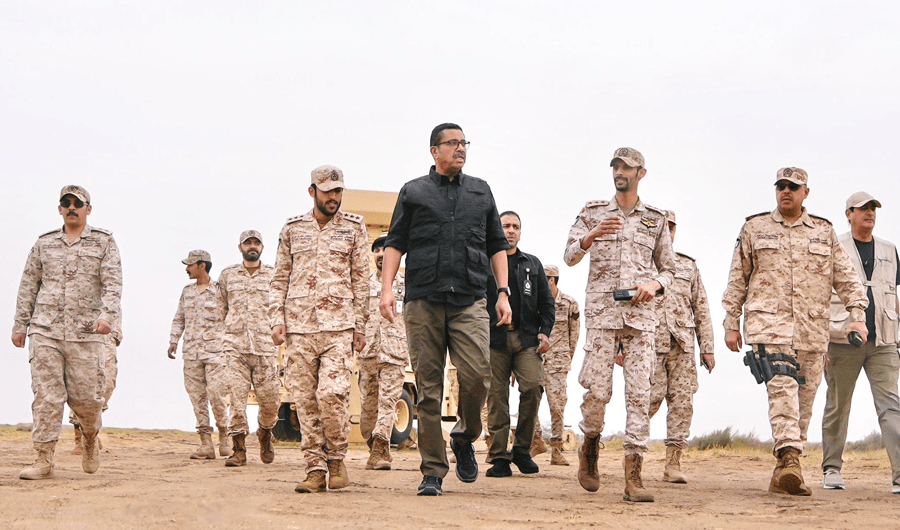 وزير الدفاع: الاستمرار في أداء الواجب بروح عالية من المسؤولية