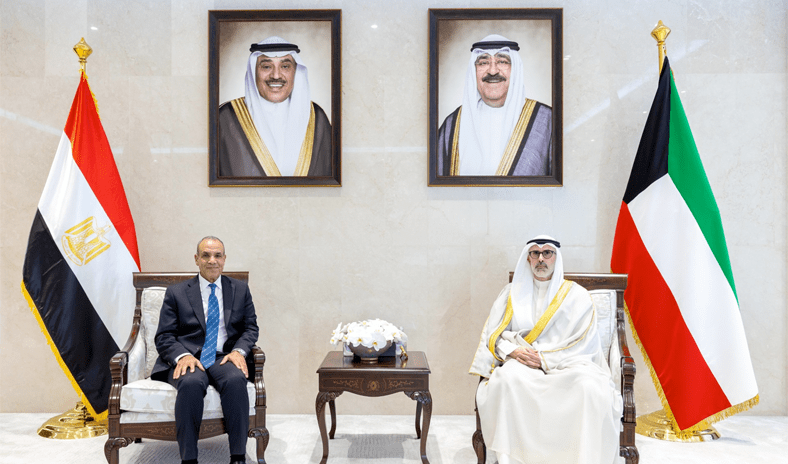 وزير الخارجية يبحث مع نظيره المصري تطورات الأحداث الراهنة بالمنطقة وزير الخارجية يبحث مع نظيره المصري تطورات الأحداث الراهنة بالمنطقة