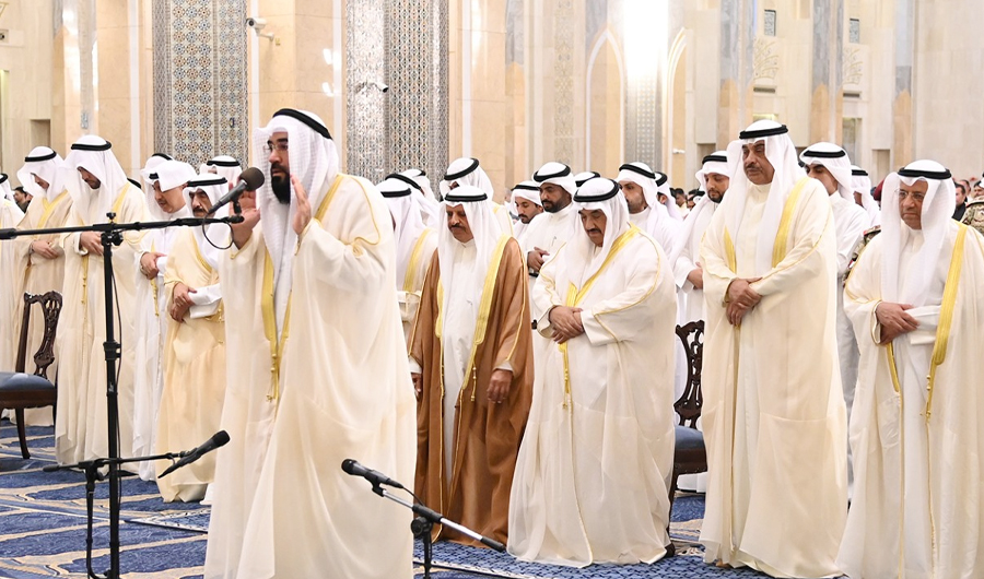 سمو ولي العهد يؤدي صلاة عيد الأضحى المبارك في مسجد الدولة الكبير سمو ولي العهد يؤدي صلاة عيد الأضحى المبارك في مسجد الدولة الكبير