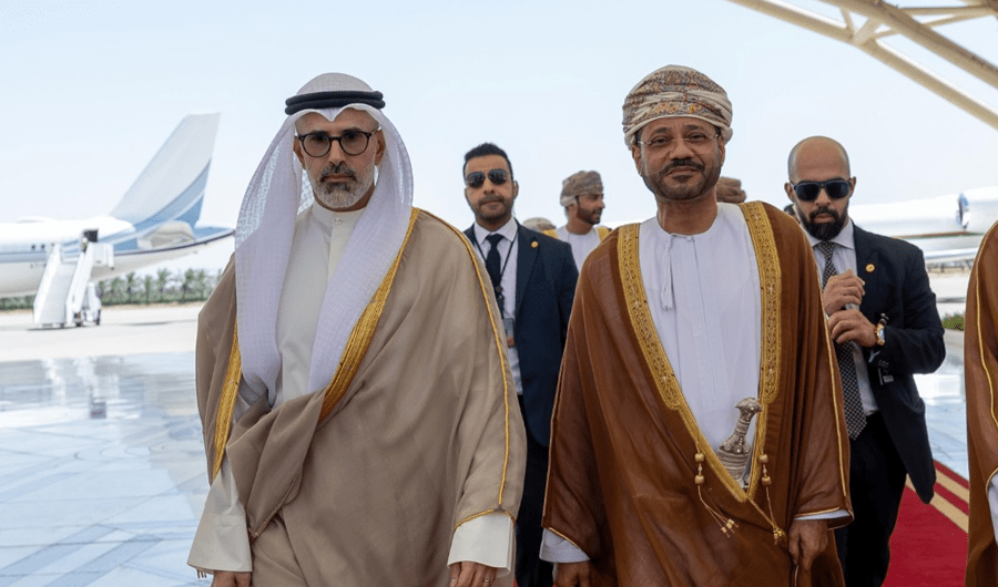 وزير الخارجية يبحث هاتفياً مع نظيره العُماني تطورات الأحداث في المنطقة وزير الخارجية يبحث هاتفياً مع نظيره العُماني تطورات الأحداث في المنطقة