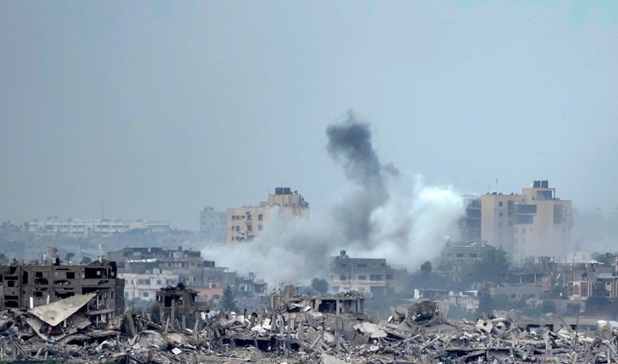 استشهاد فلسطينيين في غارة شنتها طائرات الاحتلال الإسرائيلي على مركبة مدنية غرب قطاع غزة استشهاد فلسطينيين في غارة شنتها طائرات الاحتلال الإسرائيلي على مركبة مدنية غرب قطاع غزة