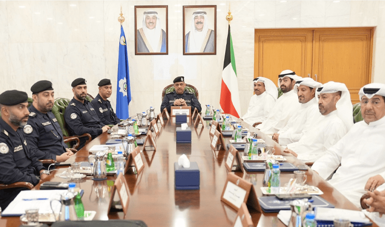 اللواء الوهيب يترأس اجتماعاً مع ممثلي «النقل العام» لبحث سبل تطوير وتنظيم المنظومة اللواء الوهيب يترأس اجتماعاً مع ممثلي «النقل العام» لبحث سبل تطوير وتنظيم المنظومة